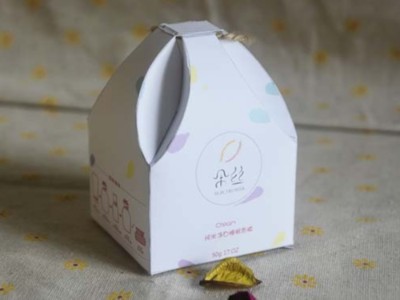 濟南包裝盒廠家設(shè)計的化妝品包裝盒，如何得到消費者認可？